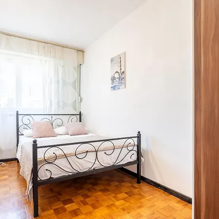 Spacious 3 Bedroom Chiara Near & Old Tovn Apartmán *