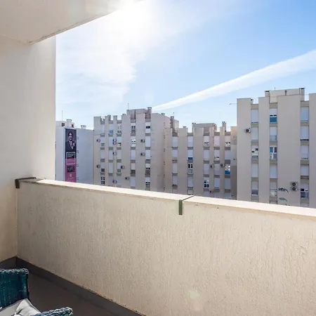 Spacious 3 Bedroom Chiara Near & Old Tovn *