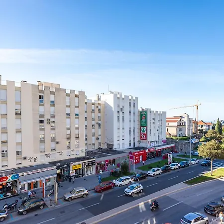 Spacious 3 Bedroom Chiara Near & Old Tovn * Split