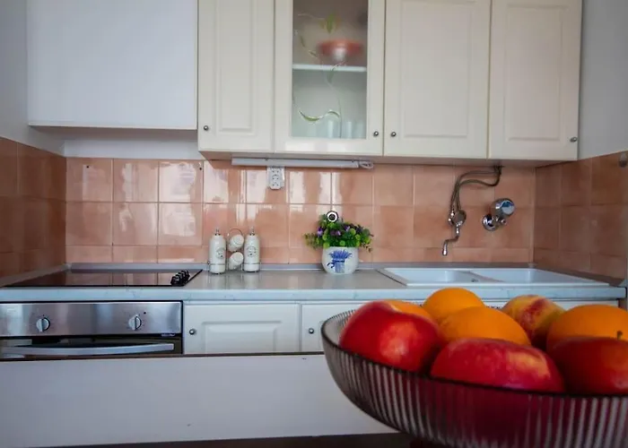 Spacious 3 Bedroom Chiara Near & Old Tovn Apartment *