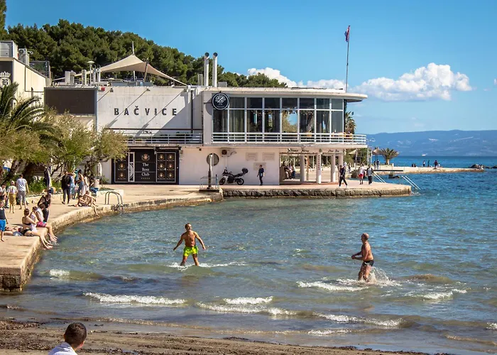 Spacious 3 Bedroom Chiara Near & Old Tovn *