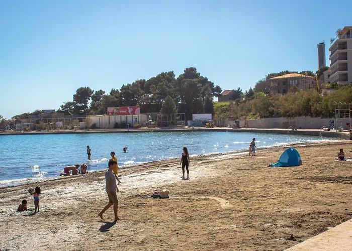 Spacious 3 Bedroom Chiara Near & Old Tovn