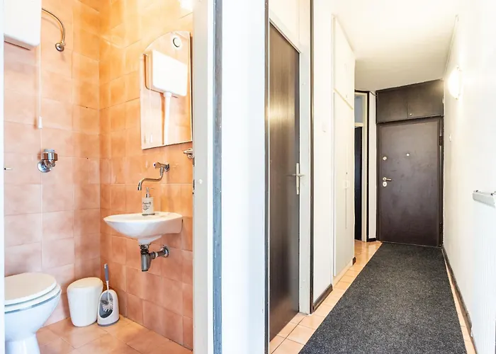 Spacious 3 Bedroom Chiara Near & Old Tovn Apartment