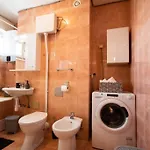Apartment Spacious 3 Bedroom Chiara Near & Old Tovn