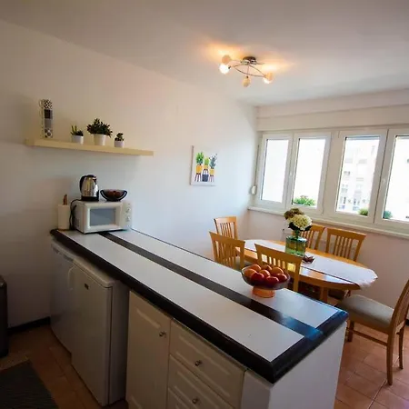 Spacious 3 Bedroom Chiara Near & Old Tovn