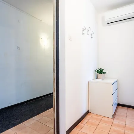 Spacious 3 Bedroom Chiara Near & Old Tovn Lägenhet