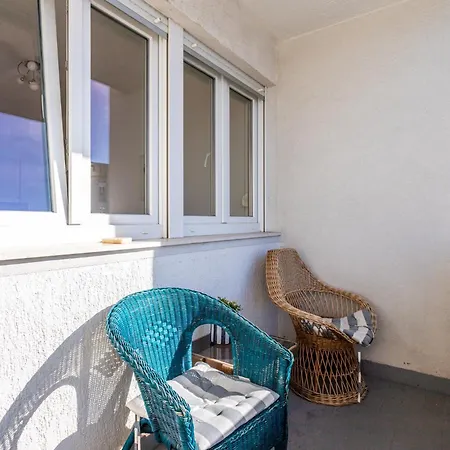 Spacious 3 Bedroom Chiara Near & Old Tovn Lägenhet
