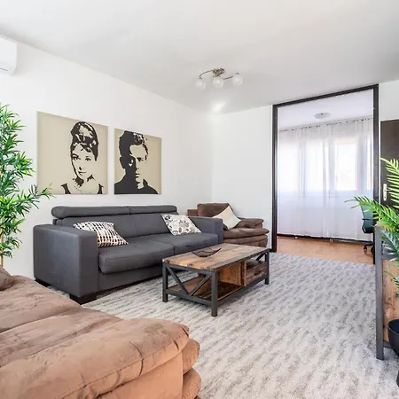 Appartement Spacious 3 Bedroom Chiara Near & Old Tovn